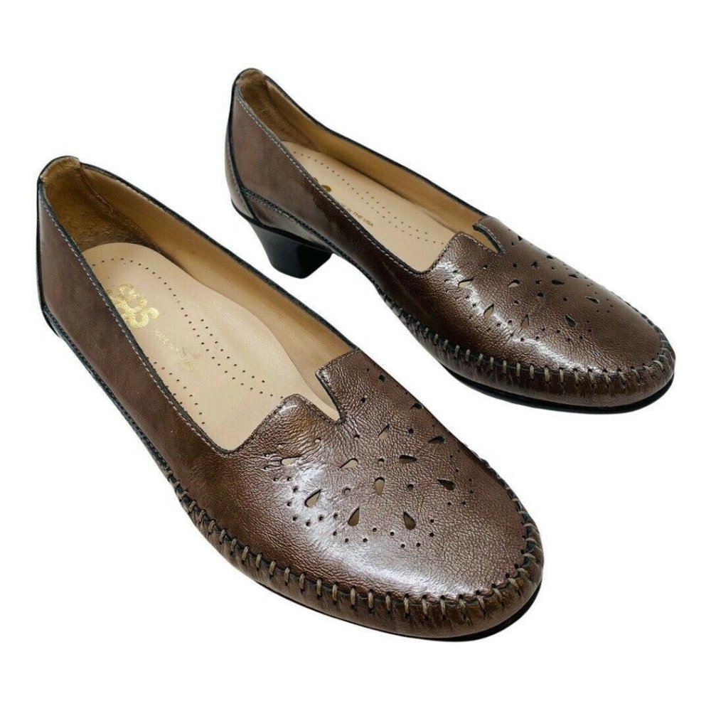 Sas Sonyo Comfort Heels 6.5 M Taupe Lazer Cut Perforated Pumps Walking Metallic